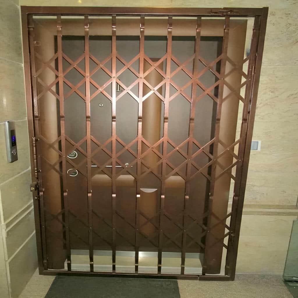 خرید درب آکاردئونی شیک قفل دار با طراحی هماهنگ