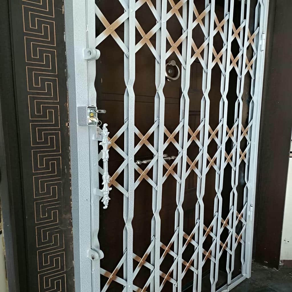 تولید درب ریلی آکاردئونی کم جا با چرخ مقاوم