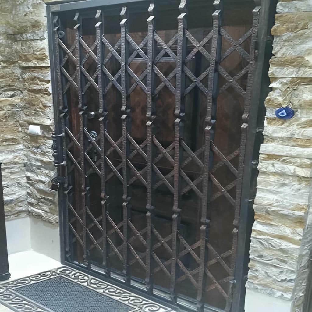 قیمت درب آکاردئونی ضد سرقت با تسمه نقش دار