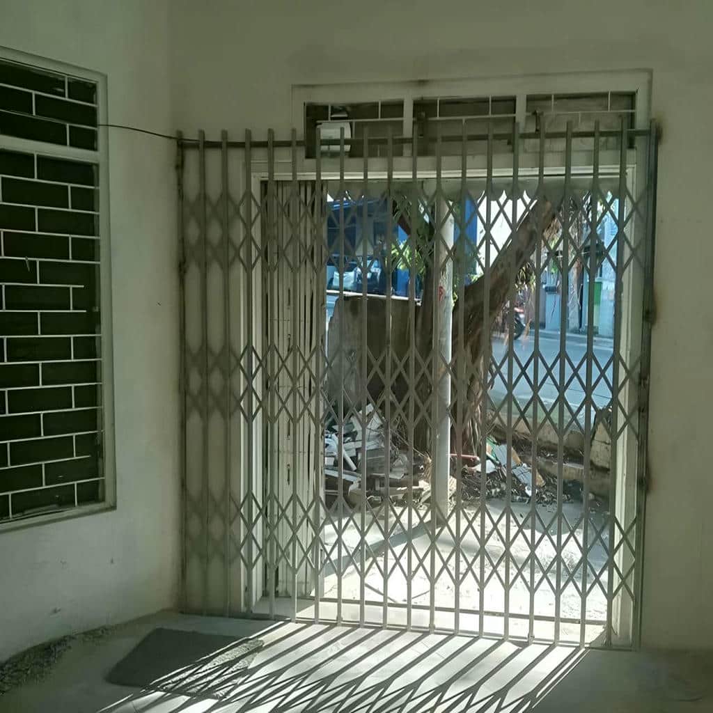 فروش درب ریلی آکاردئونی کم جا با قاب هم رنگ