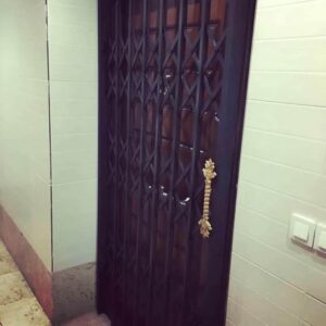 8 طرح درب آکاردئونی تسمه پهن آهنی