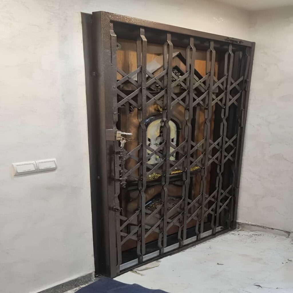 نصب درب آکاردئونی شیک قفل دار با ریل تراز