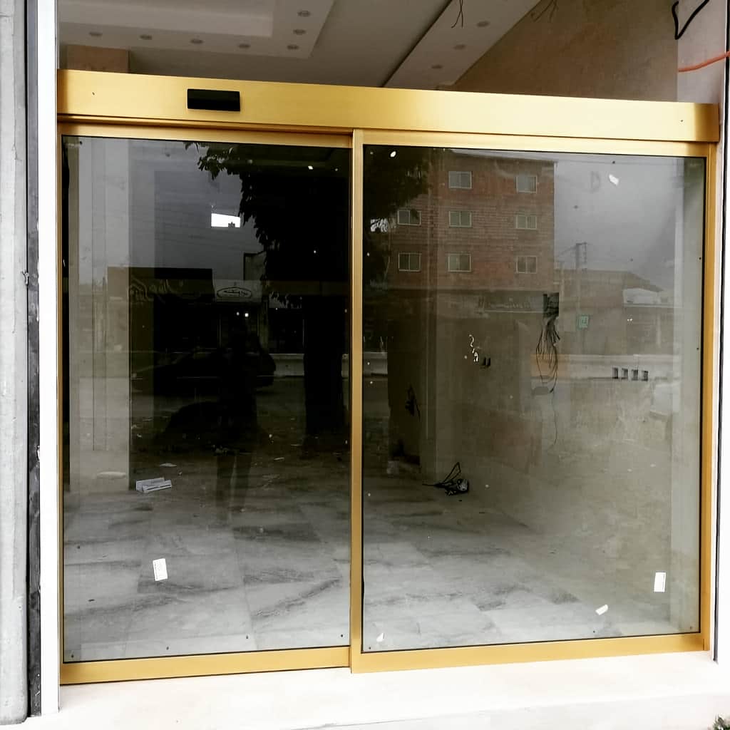 سفارش سنسور حرکتی درب شیشه ای با رنگ هماهنگ