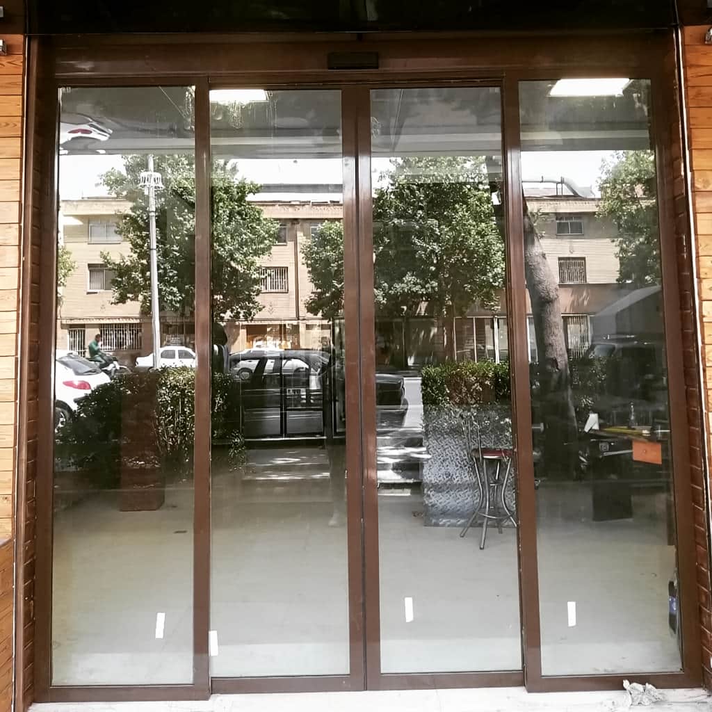نمای شفاف درب شیشه ای سکوریت اتوماتیک ورودی