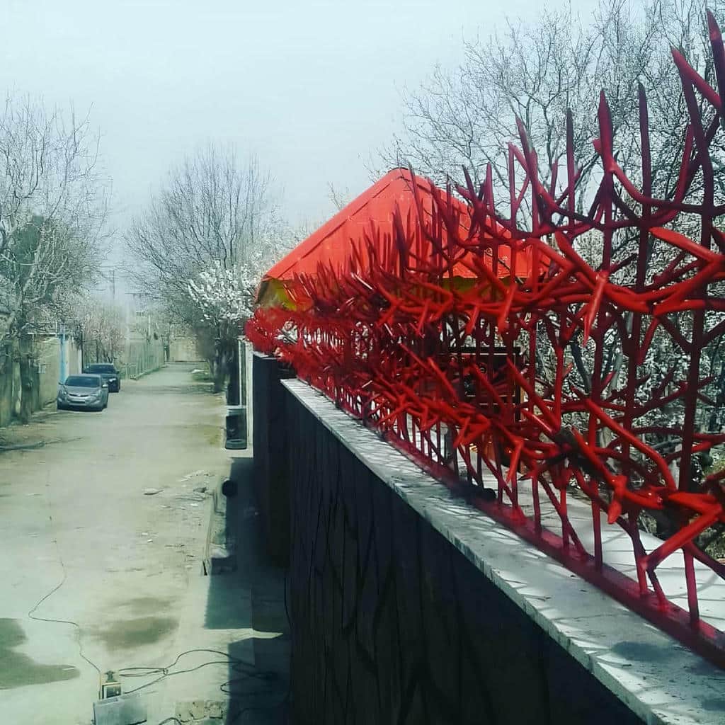 حفاظ شاخ گوزنی مشکی مات با شاخه‌های منظم