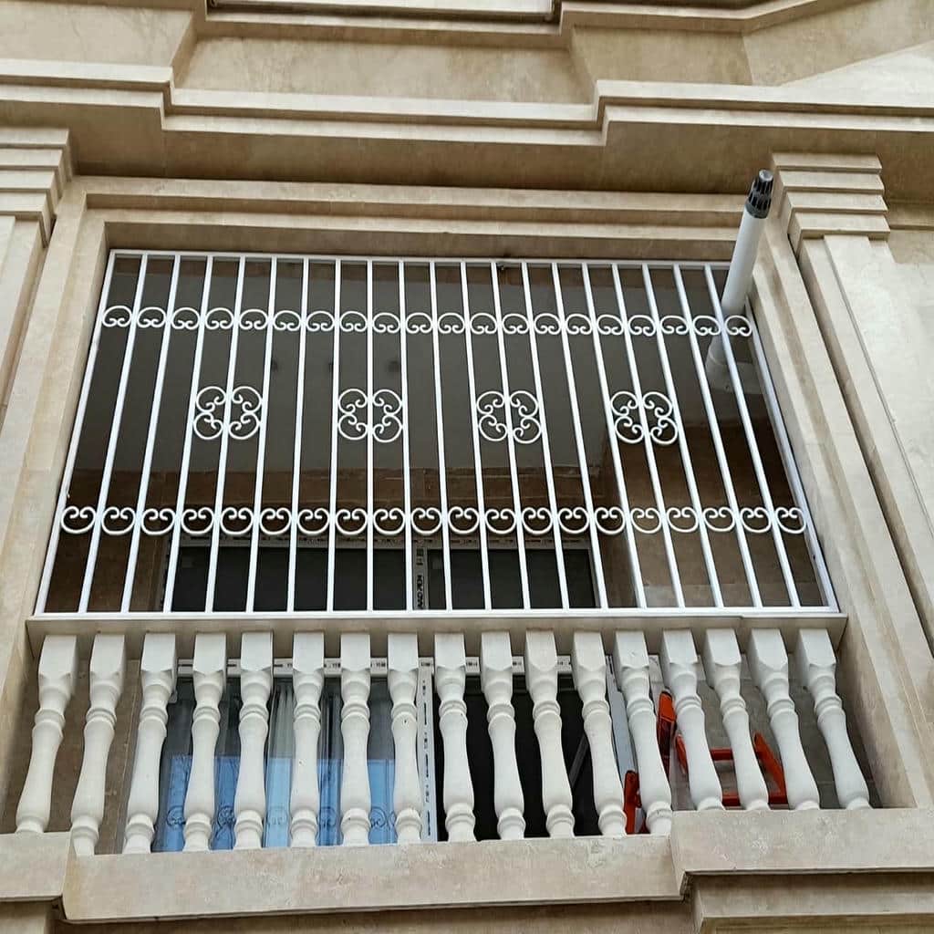 طرح شبکه مستطیلی حفاظ پنجره پروفیلی هماهنگ با نما