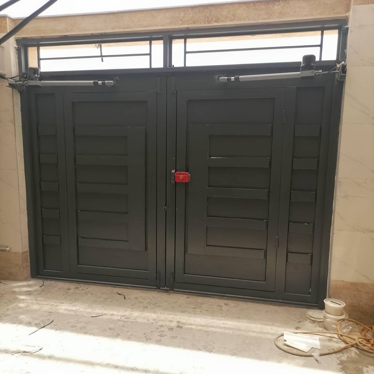 12 طرح جک بازویی درب پارکینگ دو لنگه