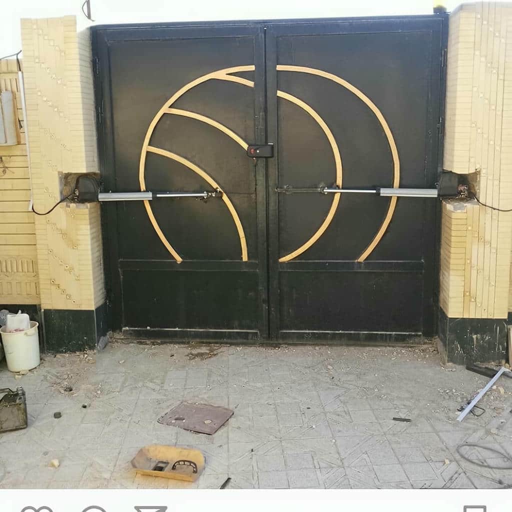 جک هوشمند پارکینگ با بازوی خطی هماهنگ با نمای مدرن جک هوشمند پارکینگ با بازوی خطی هماهنگ با نمای مدرن