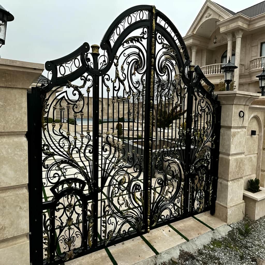 درب پارکینگ برش لیزری طرح هندسی خطی با فرم دقیق و رنگ مات