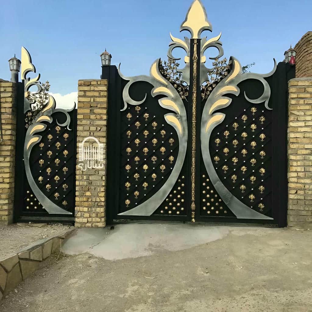 درب پارکینگ CNC پنل فلزی مشبک با عبور نور و سایه