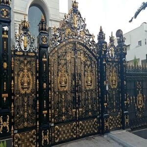 14 مدل درب پارکینگ مدرن پنل مشبک