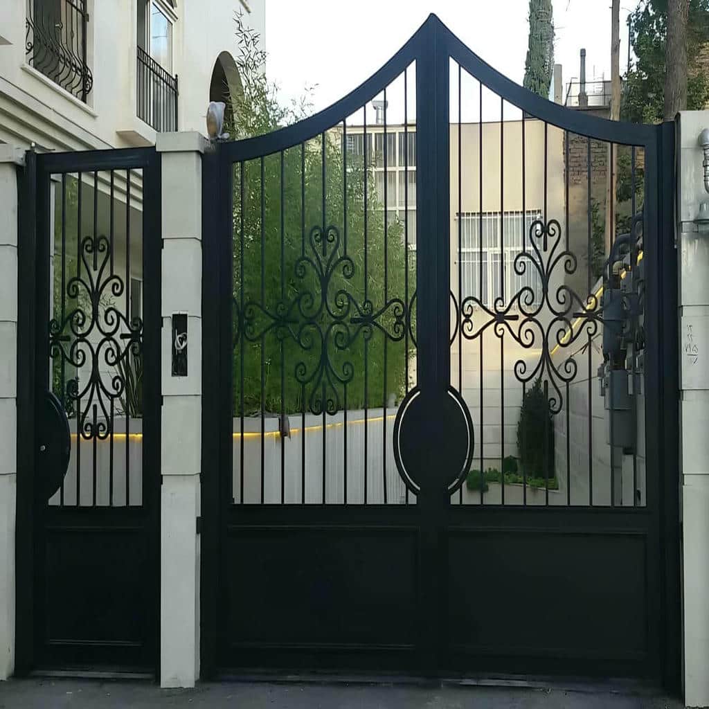 ساخت درب فلزی مدرن پنل مشبک با طرح هندسی مدرن