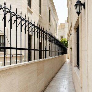 10 طرح حفاظ روی دیوار باغ محوطه