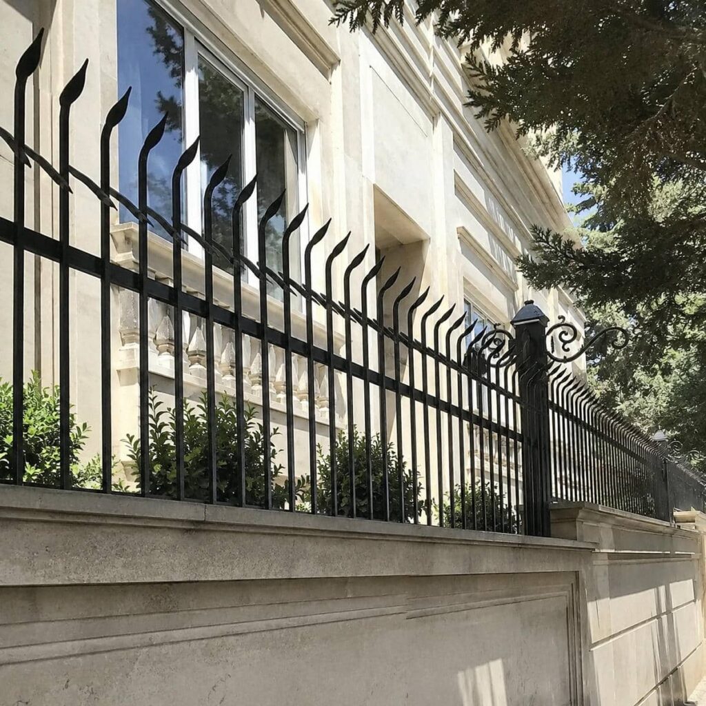 خدمات نصب حفاظ دیوار ویلایی در گوشهها
