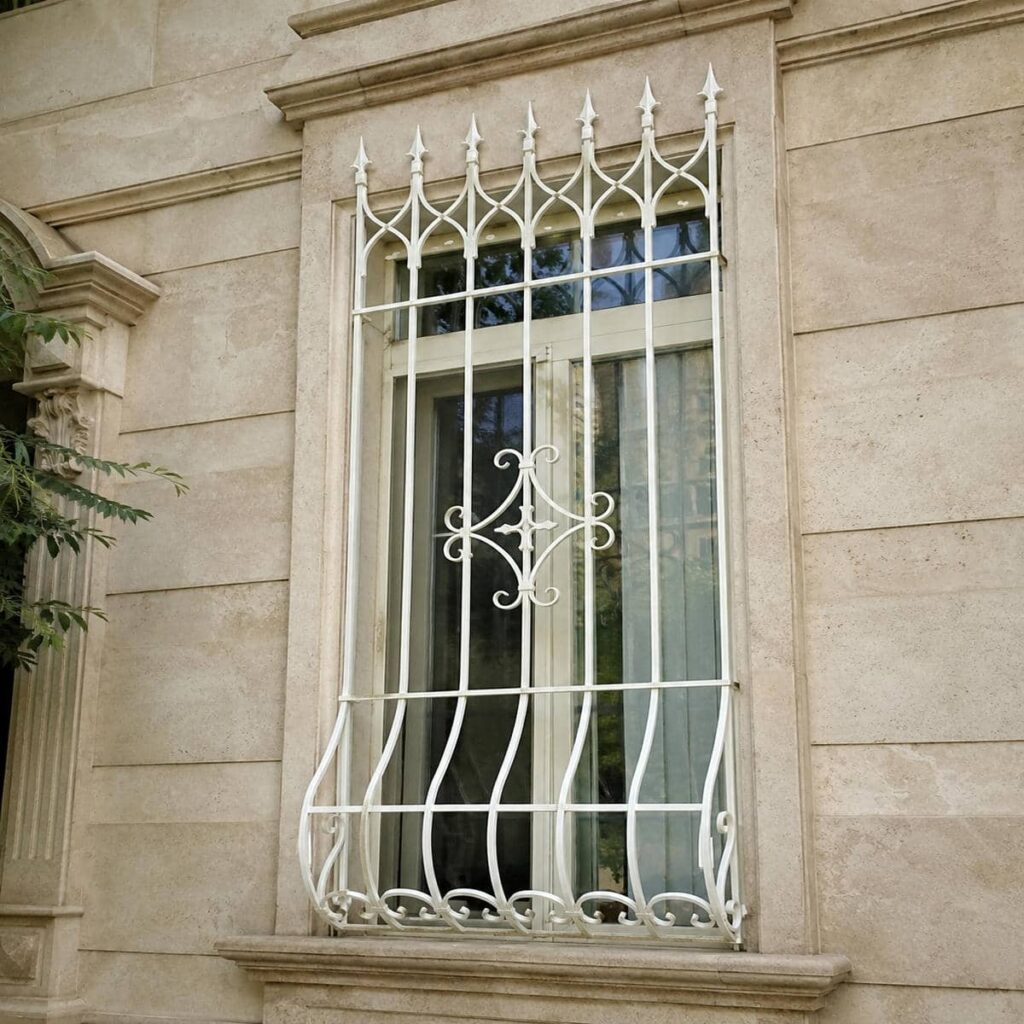 فروش حفاظ پنجره آهنی طبقه همکف با طرح سفارشی