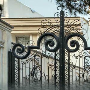 11 مدل درب پارکینگ سنگین شاسی دوبل