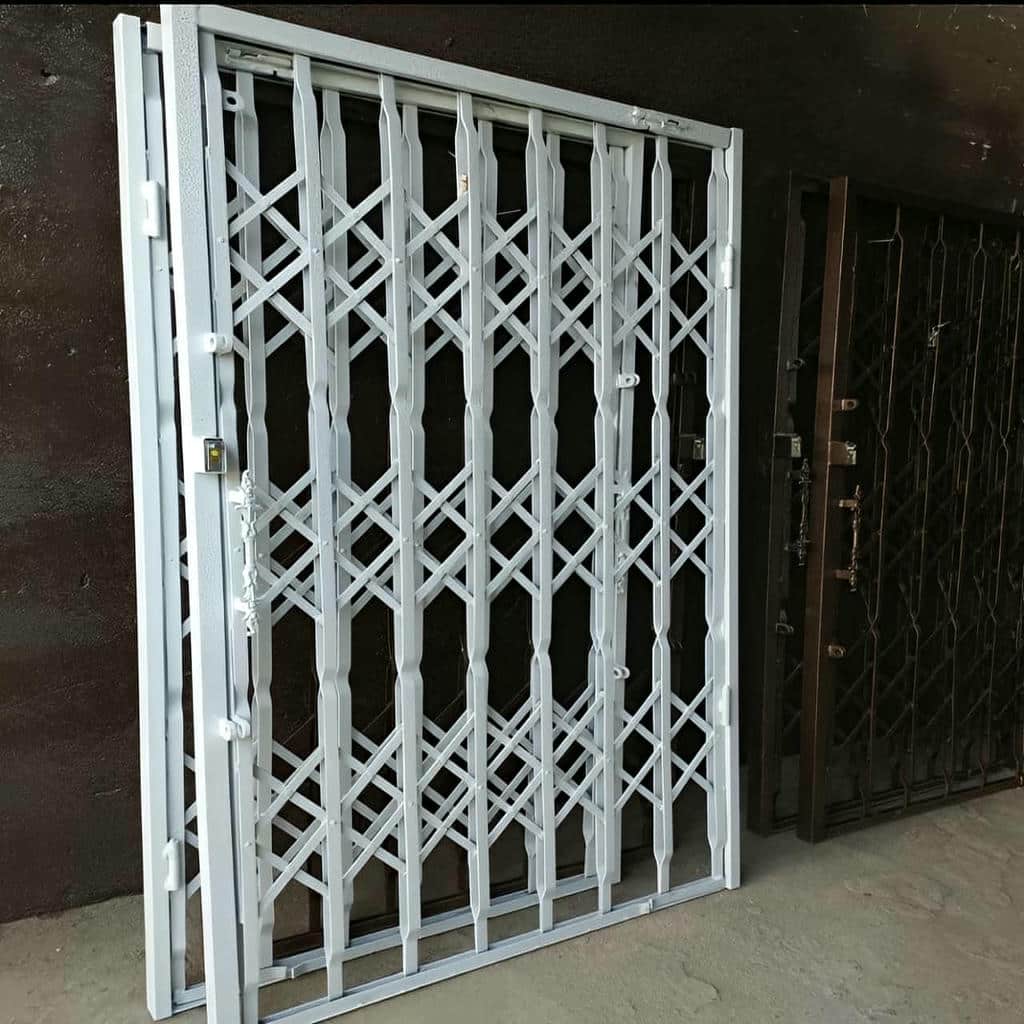 چگونه درب آکاردئونی امنیت بیشتری را فراهم می کند؟