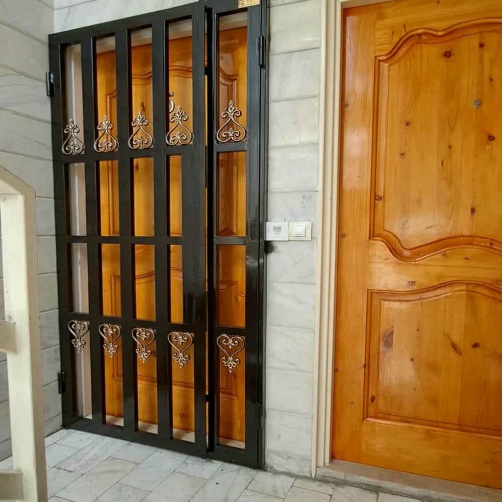 کاربردهای حفاظ پشت در آپارتمان