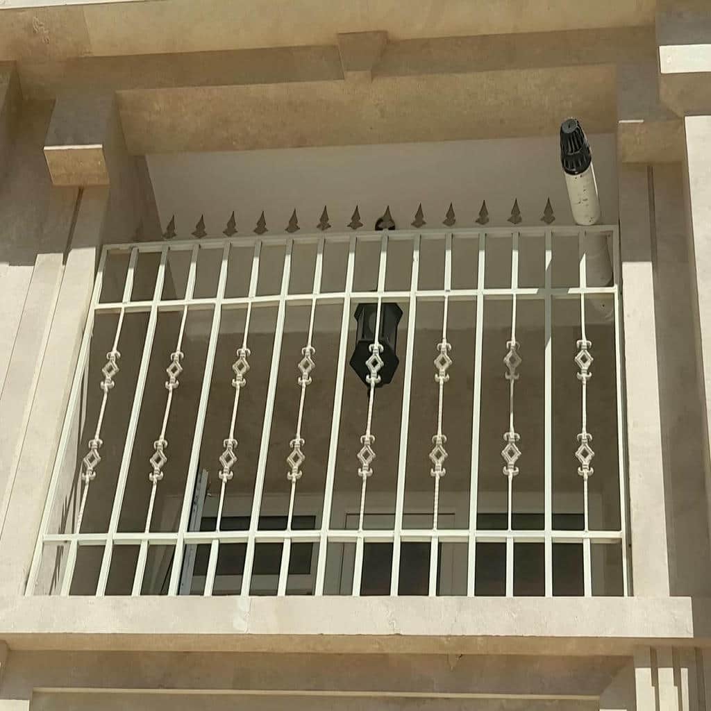 حفاظ آکاردئونی برای درب و پنجره ها