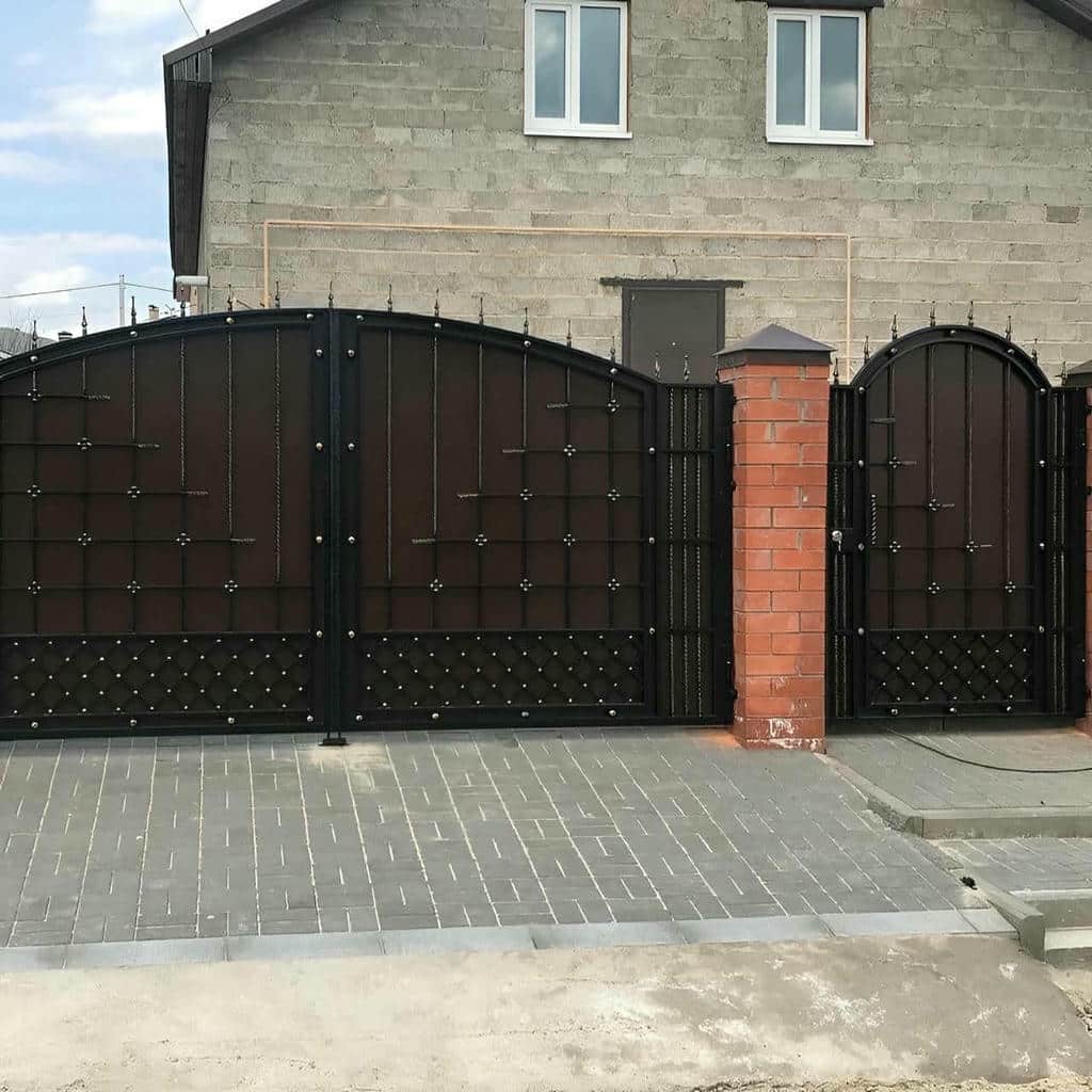 درب سه لنگه برای نمای ساختمان