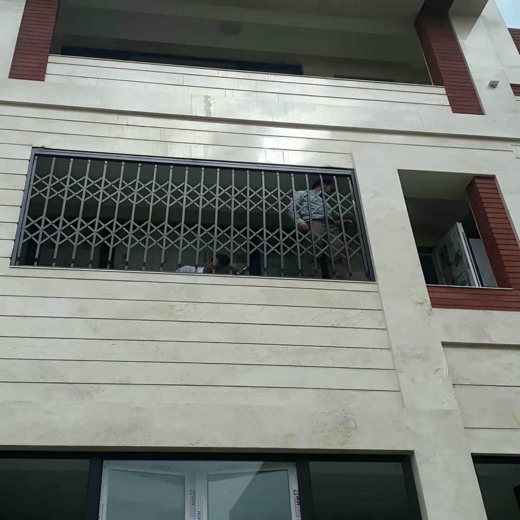 حفاظ پنجره آکاردئونی مدرن