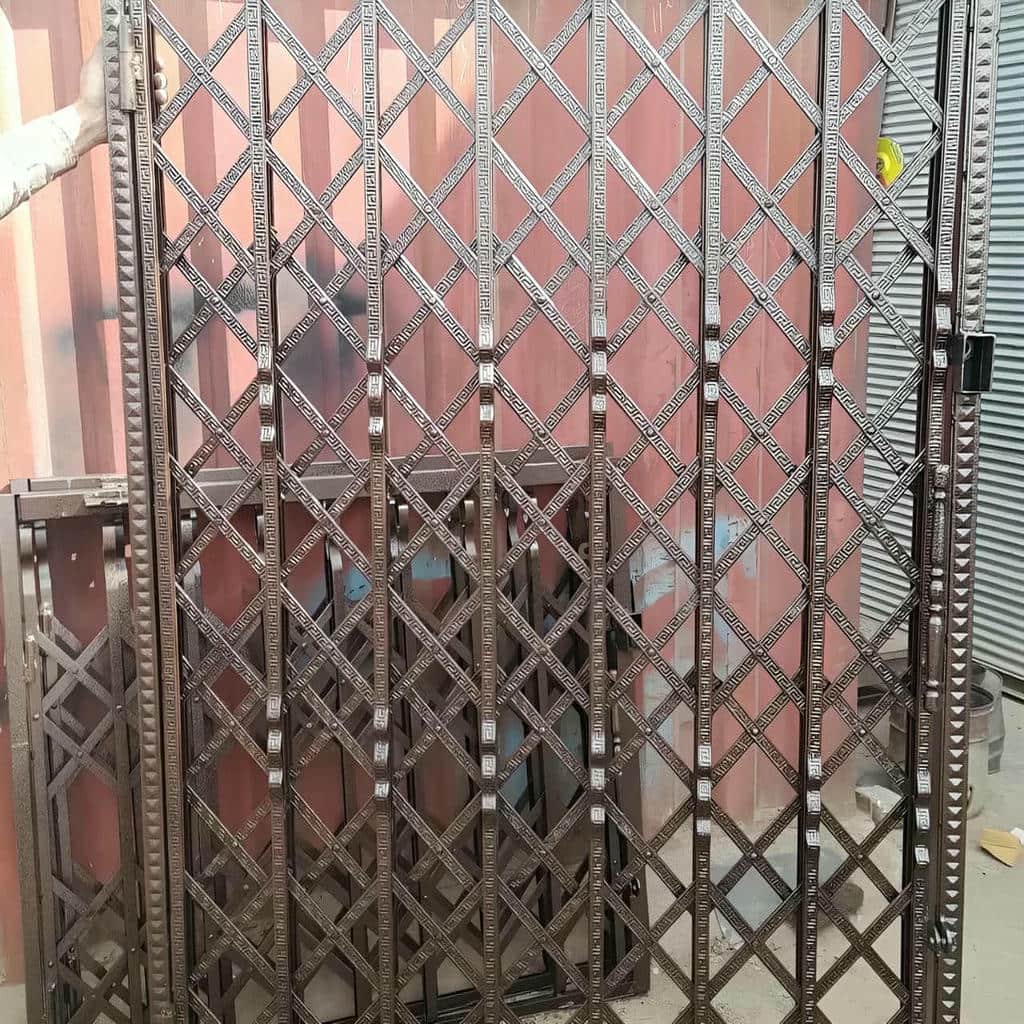 گارد درب آپارتمان سفارشی برای ورودی ساختمان