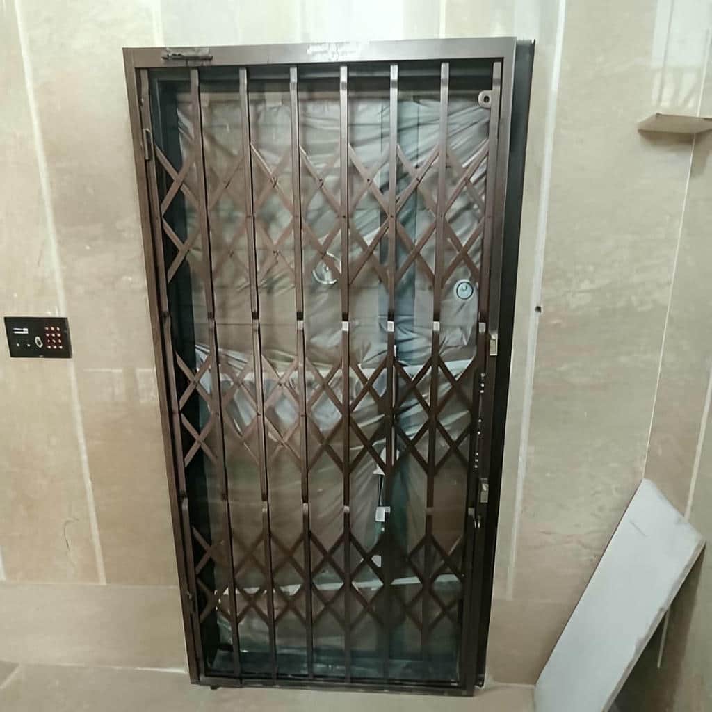 حفاظ متحرک با پوشش محافظ سطحی