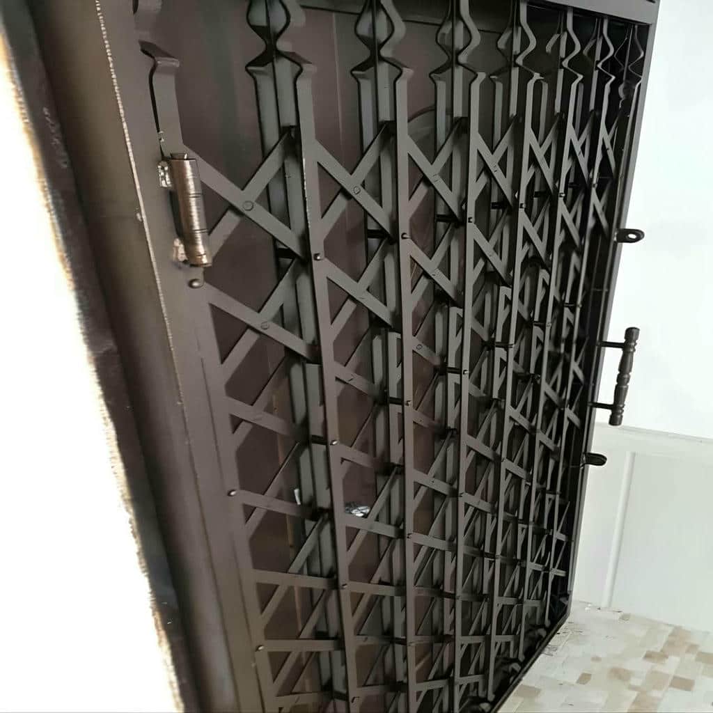 حفاظ درب ضد سرقت با طراحی آکاردئونی