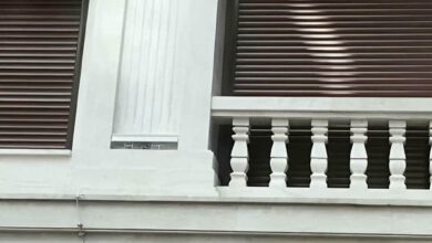 کرکره اتوماتیک ریموت دار برای ورودی ویلای مدرن