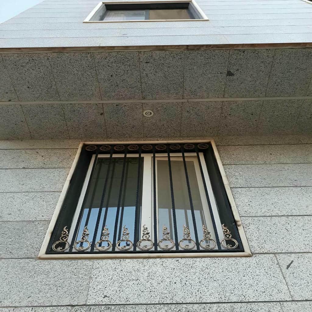 حفاظ پنجره فرفورژه مشکی