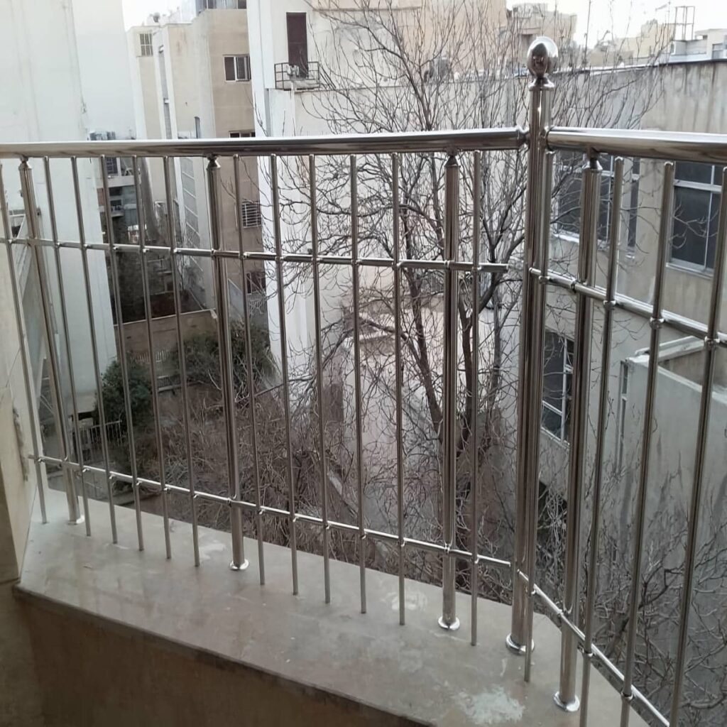 نرده بالکن ساده با رنگ سفارشی