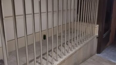 نرده تراس فلزی با نمای مدرن