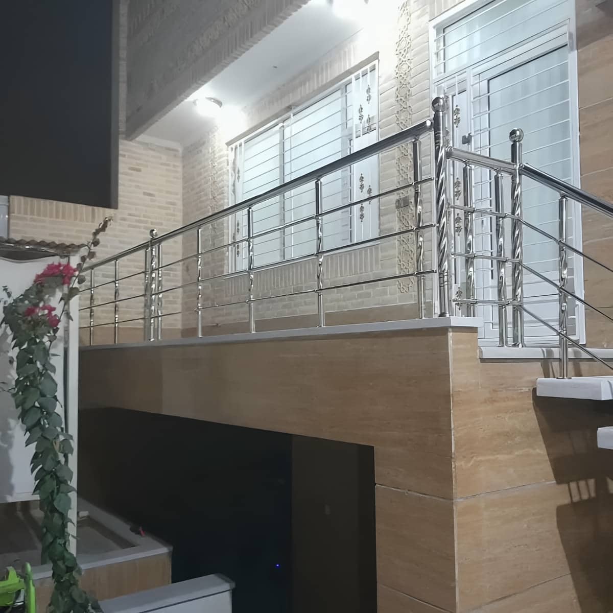 مرکز ارائه حفاظ لبه بالکن سفارشی برای انتخاب مطمئن هنگام خرید
