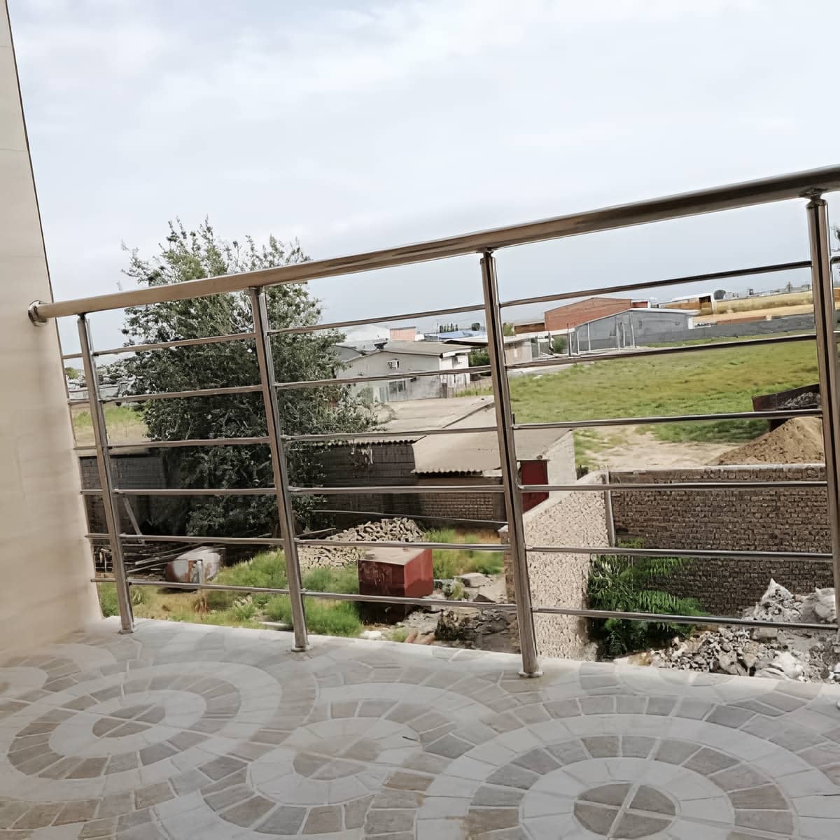مرکز عرضه نرده بالکن سفارشی برای خانه و آپارتمان