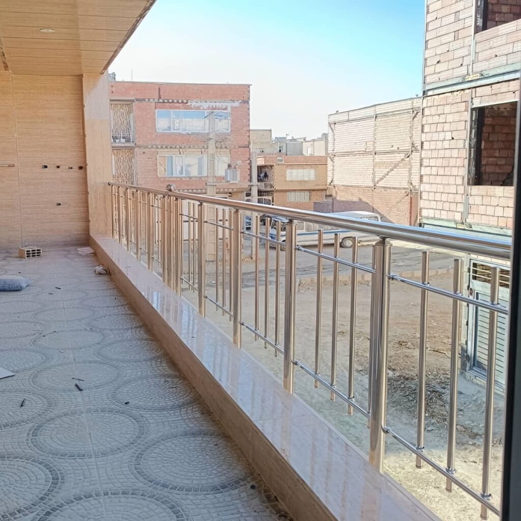 نرده تراس با طراحی ساده و مقاوم نرده تراس با طراحی ساده و مقاوم