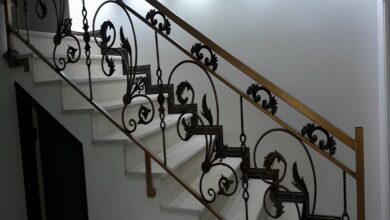 نرده بالکن آپارتمان فرفورژه با نمای کلاسیک